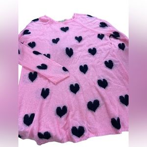 Gianni Bini size medium sweater super cute color with black heart accents